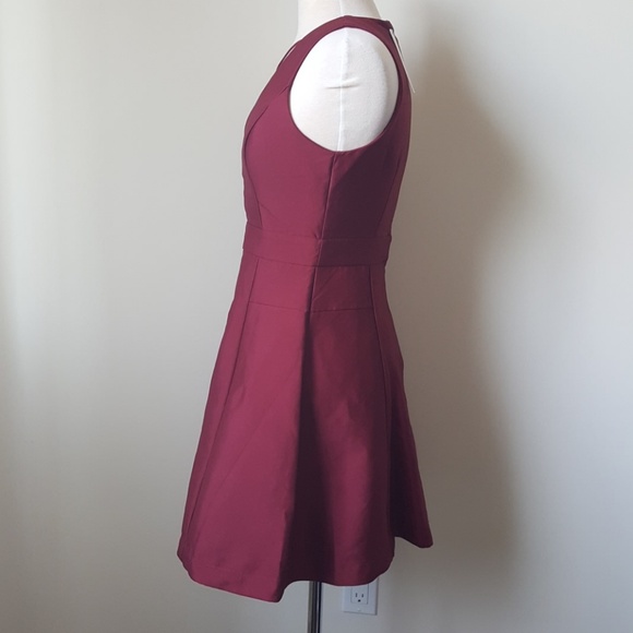 DO+BE Red Criss Cross Front Dress - Picture 2 of 8